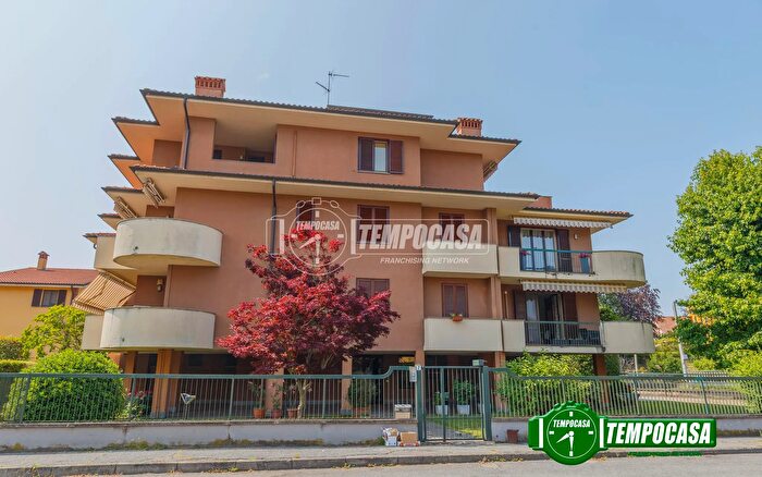 Appartamento trilocale in vendita in Via Verdi, Cava Manara