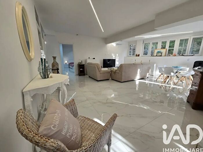 Appartamento con 7 locali in vendita in Piazza della Vittoria, Arenzano