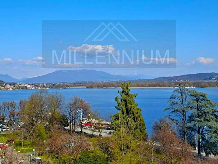 Appartamento con 5 locali in affitto in Via corso repubblica, Centro, Arona