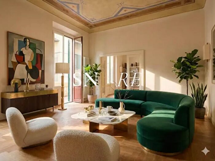 Appartamento con 6 locali in vendita in Borgo degli Albizi, Firenze