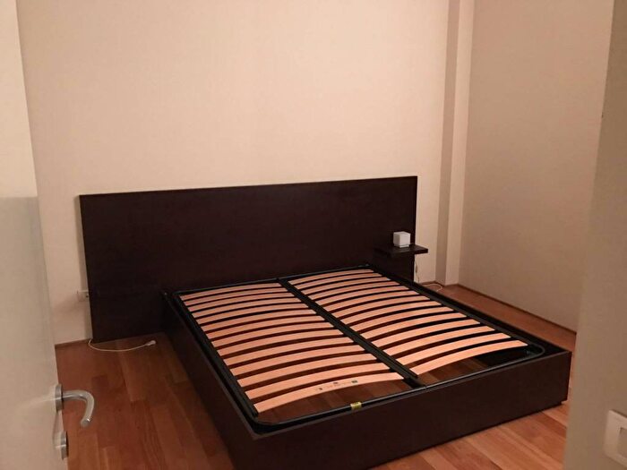 Appartamento trilocale in affitto in Viale Lodovico Antonio Muratori, Viali, Modena