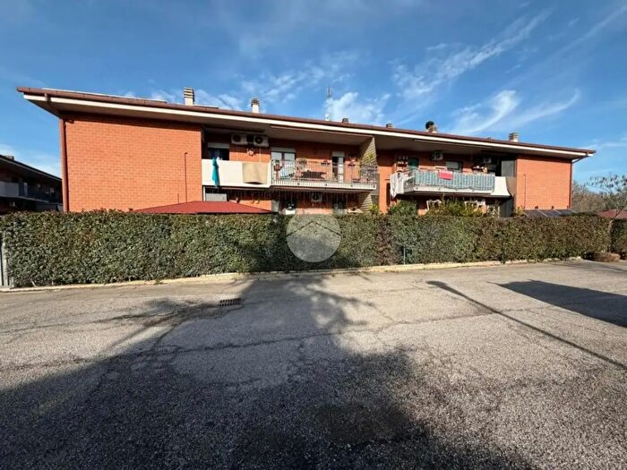 Appartamento trilocale in vendita in Viale Venticinque Aprile, Fara In Sabina