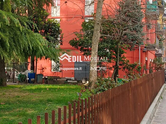 Appartamento quadrilocale in vendita in Modena