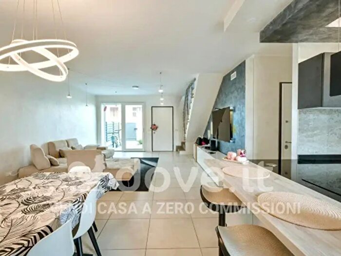 Casa quadrilocale in vendita in Via C Cavour, Mornico Al Serio