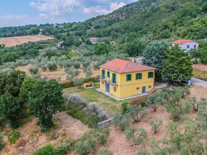 Casa con 6 locali in vendita in Strada di Condotto, Terni