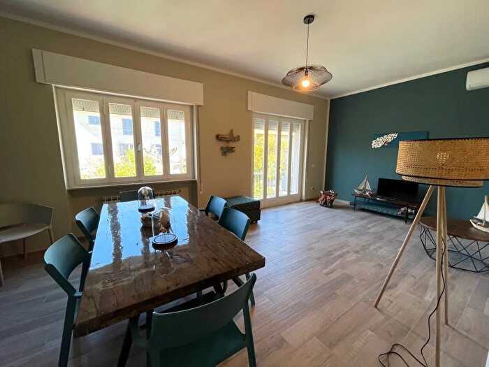 Appartamento quadrilocale in affitto in Camaiore