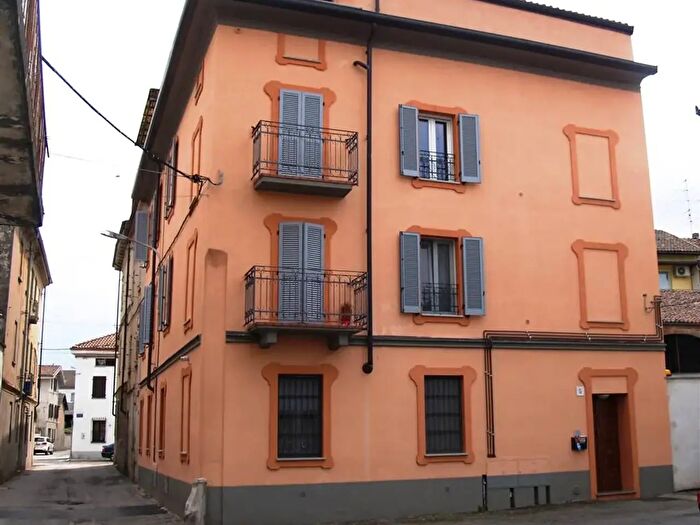 Appartamento trilocale in affitto in Via del Carmine, Trino