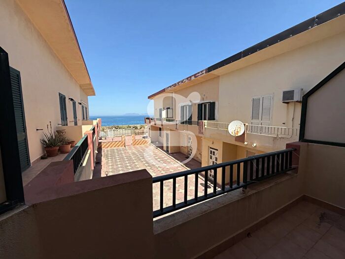 Casa quadrilocale in vendita in Via Spiaggia di Ponente, Milazzo