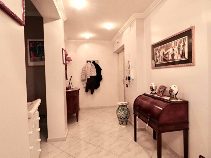 Appartamento trilocale in affitto in Via Borghesano Lucchese, Marconi, Roma