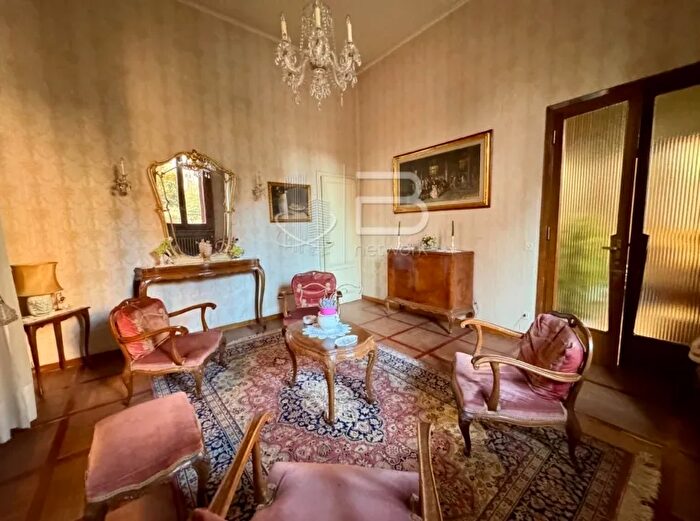 Casa con 9 locali in vendita in Montecatini Terme