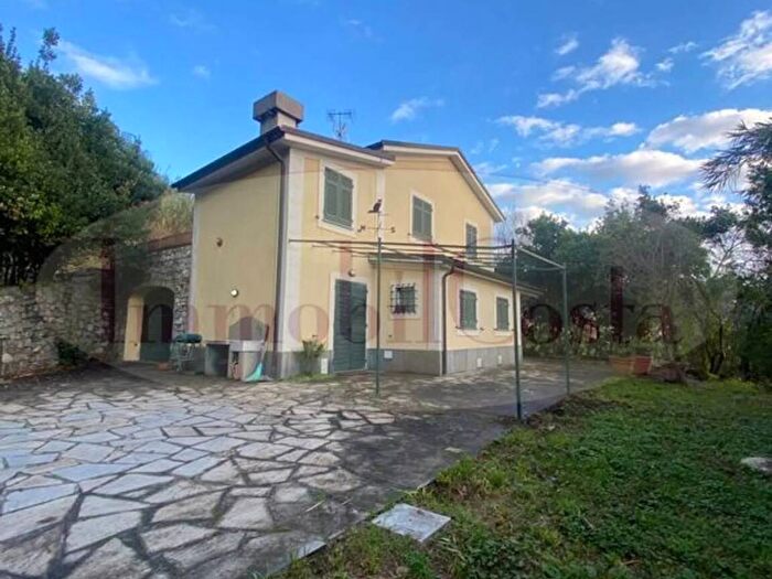 Casa con 6 locali in affitto in Corso Risorgimento, San Salvatore, Cogorno