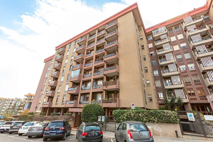 Appartamento con 6 locali in vendita in Via Stampa, Cagliari