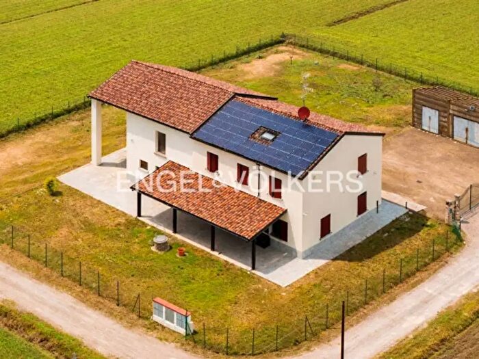Casa con 6 locali in vendita in Via Castelfranco f, San Giovanni In Persiceto