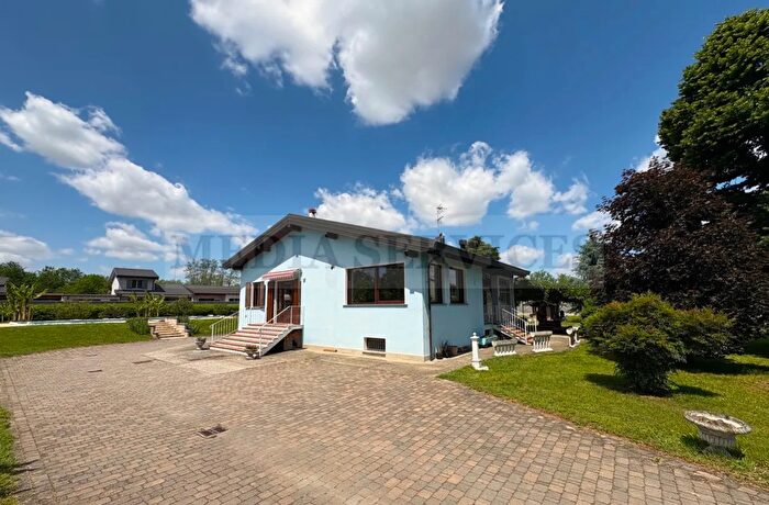 Case in Vendita e in Affitto - 3