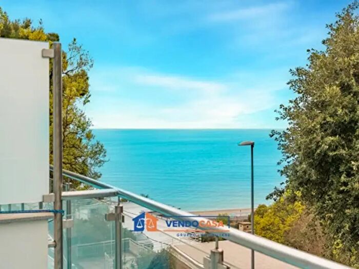 Appartamento bilocale in vendita in Via dei Ginepri, Bergeggi