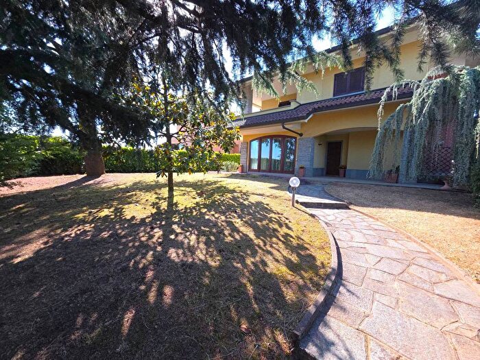 Appartamento con 5 locali in affitto in Via Roaschia, Roaschia, Chieri