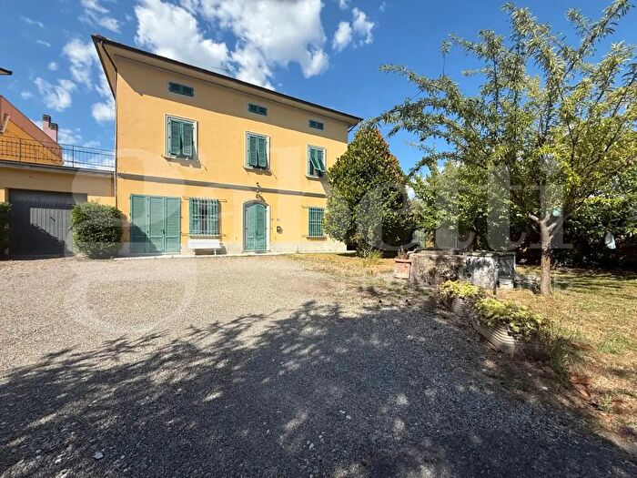Casa con 7 locali in vendita in San Miniato