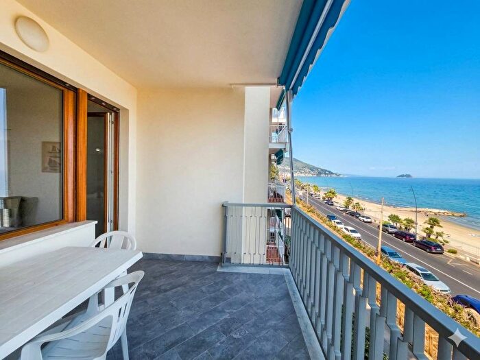 Appartamento con 5 locali in affitto in Via Concezione, Laigueglia