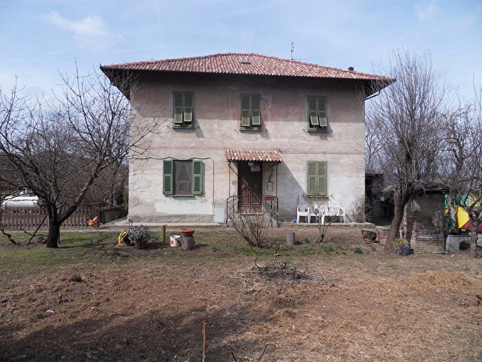 Casa con 8 locali in vendita in Arquata Scrivia