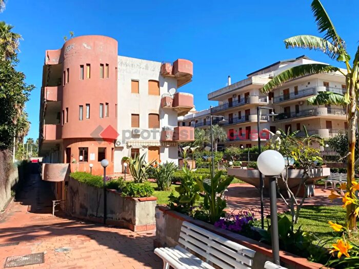 Appartamento bilocale in vendita in Viale Jannuzzo, Giardini Naxos