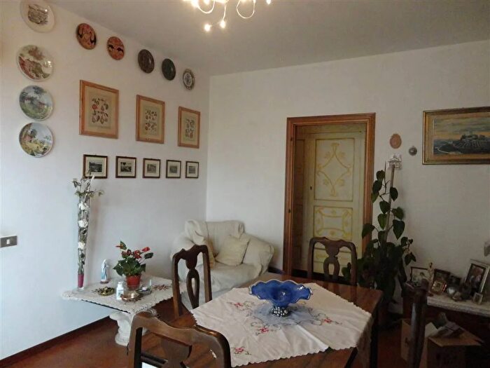 Appartamento quadrilocale in vendita in Via II Giugno a Certaldo Firenze, Certaldo