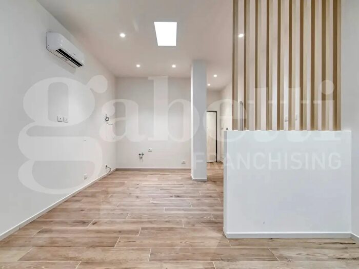 Appartamento monolocale in vendita in Via Saffi, Bologna