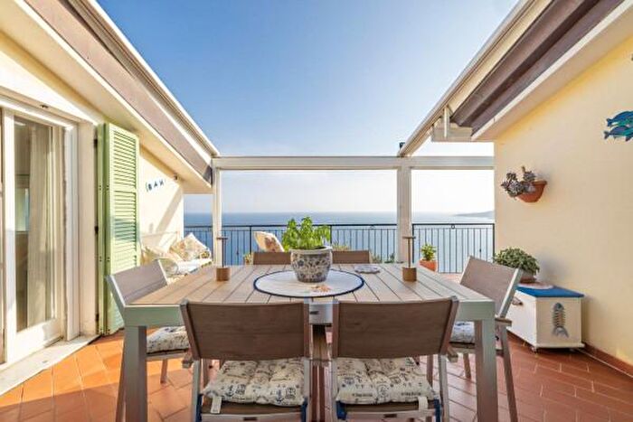 Appartamento trilocale in vendita in Corso Giuseppe Garibaldi, Ospedaletti