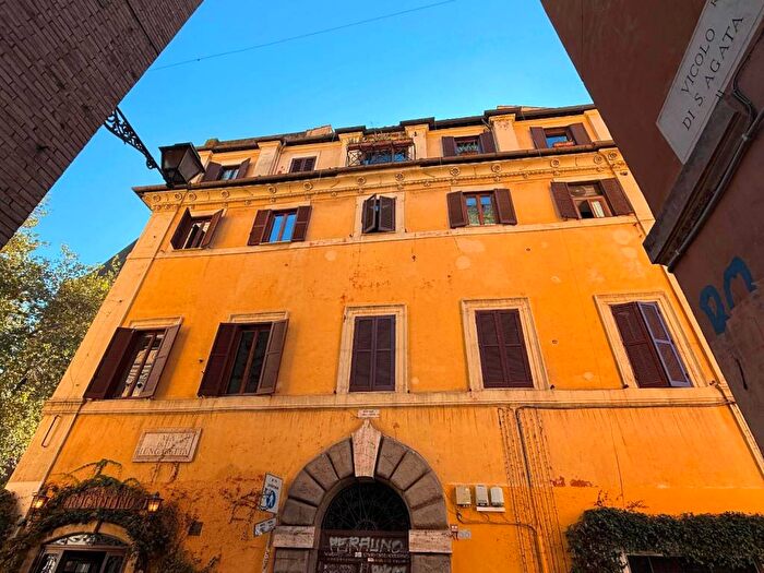 Appartamento bilocale in affitto in Via della Lungaretta, Trastevere, Roma