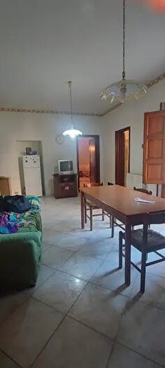 Appartamento con 5 locali in vendita in Via Maugeri, Valverde