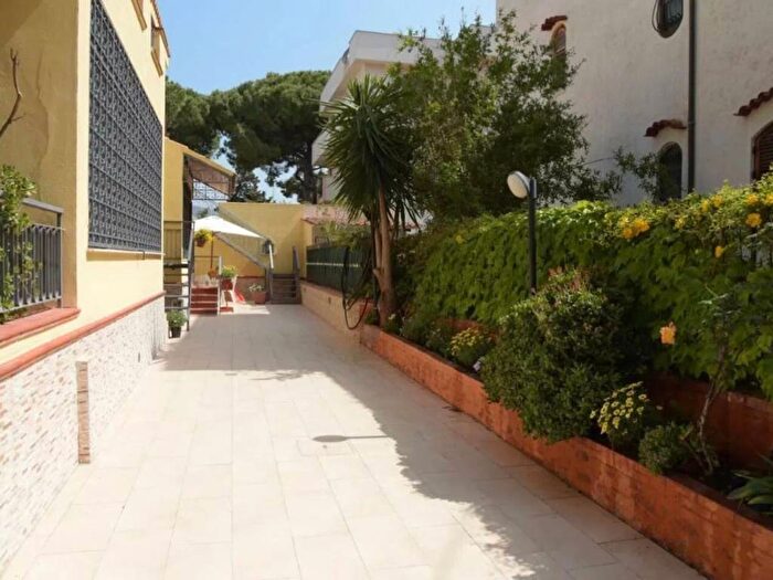 Appartamento trilocale in affitto in Via Delle Nereidi, Partanna, Palermo