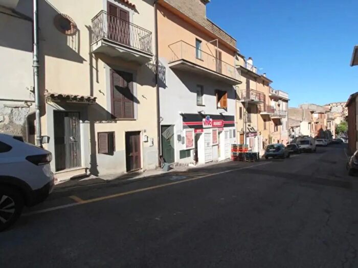 Appartamento trilocale in vendita in Via Augusto Milani, Montorio Romano