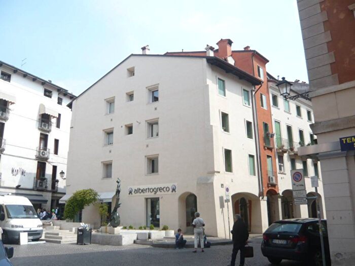 Appartamento monolocale in affitto in Contra' Pescherie Vecchie, Centro, Vicenza