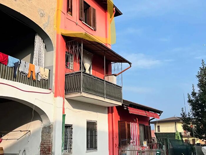 Appartamento bilocale in vendita in Vialetto Porro, Rovello Porro