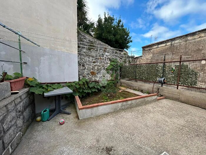 Appartamento trilocale in vendita in Via Tore di Casa, Massa Lubrense