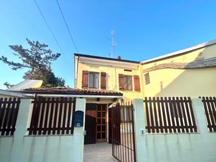 Casa quadrilocale in vendita in Luzzara