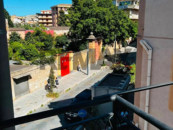 Casa trilocale in affitto in Via Sciara, Bagheria