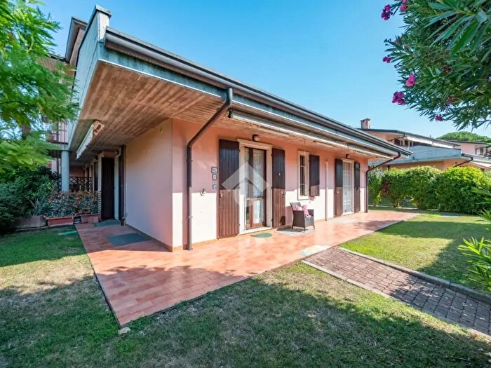 Appartamento con 5 locali in vendita in Via Monte Baldo, Garda
