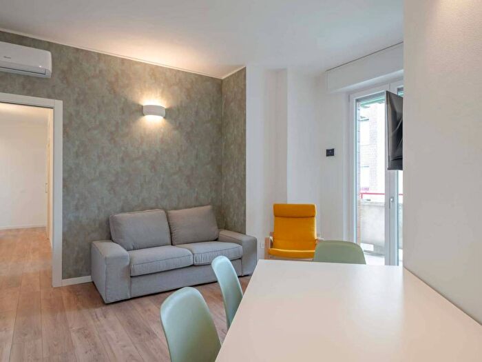 Appartamento quadrilocale in affitto in Via Sulmona, Bologna Sulmona, Milano