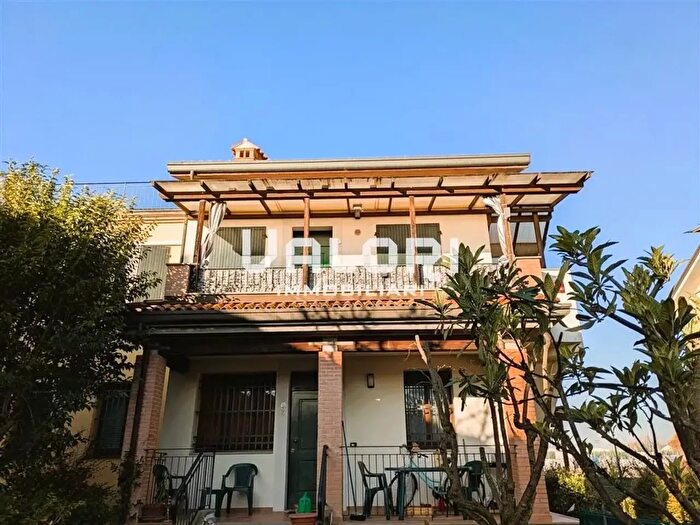 Casa trilocale in vendita in Via Ghinotta, Castel Bolognese