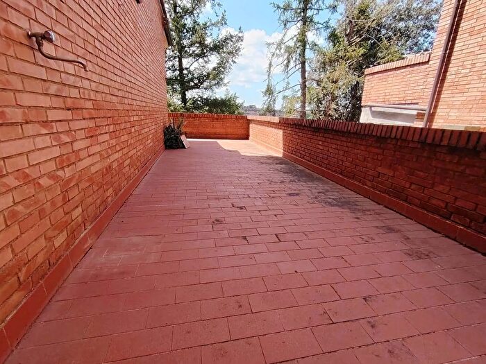 Appartamento con 9 locali in vendita in Monteriggioni