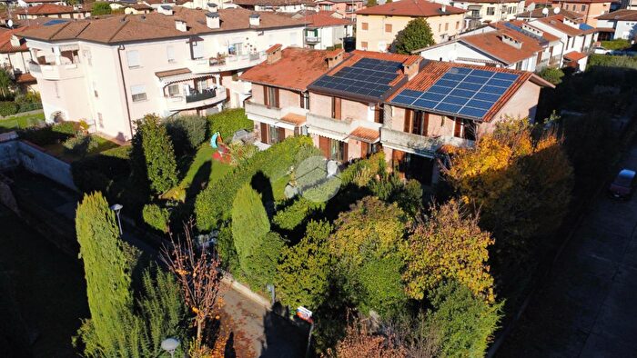 Casa quadrilocale in vendita in Via S Croce, Gussago