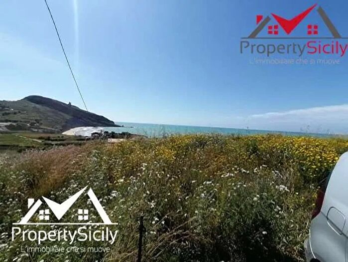 Casa con 8 locali in vendita in Giallonardo, Realmonte