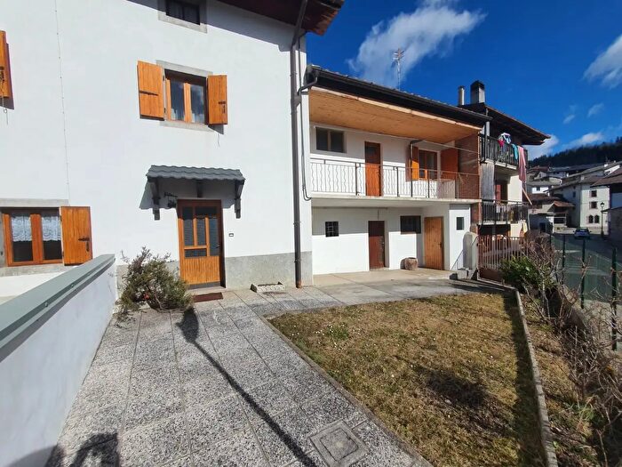 Casa con 5 locali in vendita in Via Capoluogo, Lauco