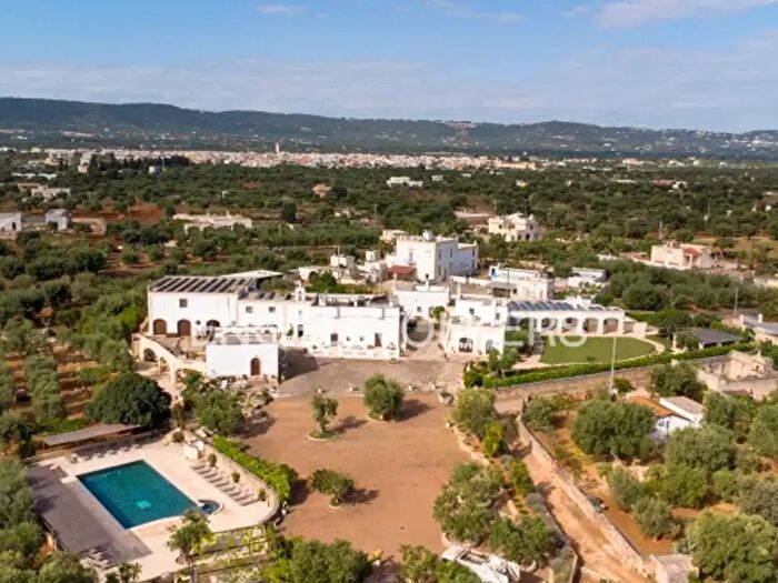 Casa con 6 locali in vendita in Fasano