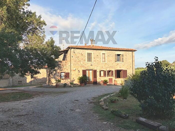 Casa con 13 locali in vendita in Loc La Pieve Snc, Roccastrada