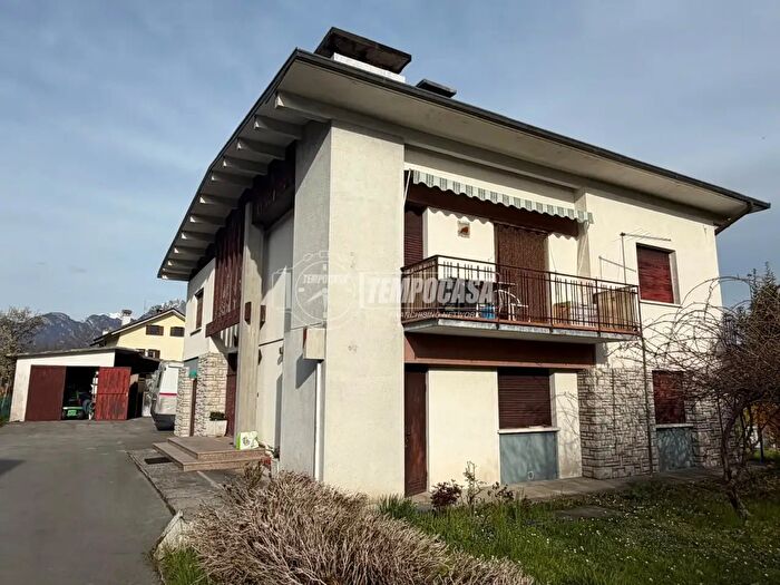 Casa con 8 locali in vendita in Via Sala, Belluno
