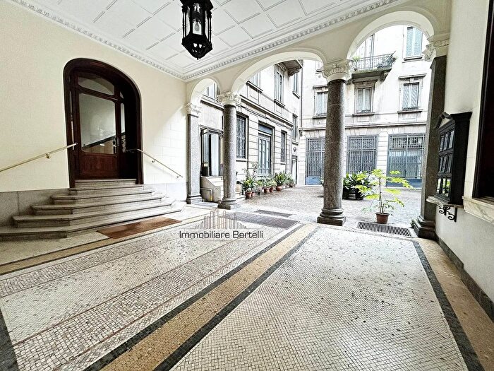 Appartamento con 6 locali in vendita in Via Giovanni Battista Morgagni Milano, Milano