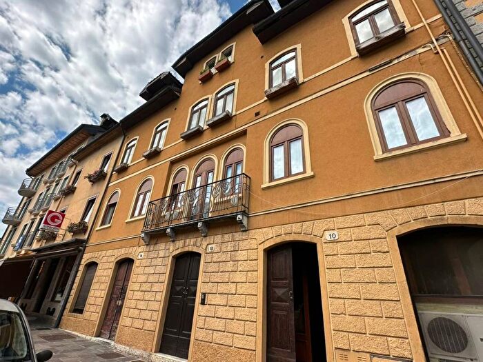 Appartamento trilocale in affitto in Via Trento e Trieste, Centro, Asiago