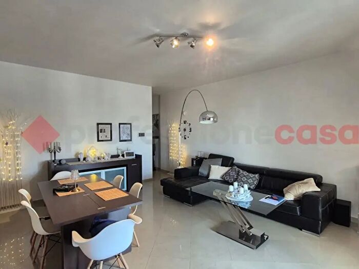 Appartamento con 5 locali in vendita in Via Paisiello, Manduria