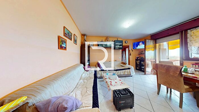 Appartamento trilocale in vendita in Via Mistadella Longiano, Longiano